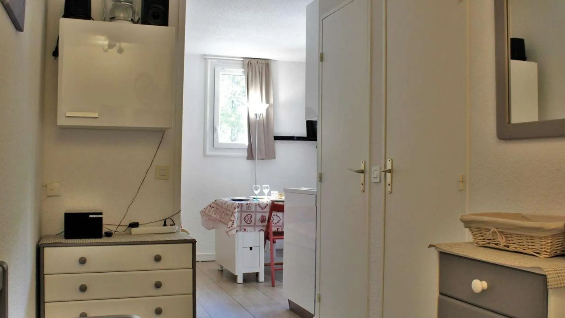 Studio 4 Pers. Avec Balcon Sud, Calme, Parking Gratuit - Risoul 1850 - Fr-1-330-567 Frankrike