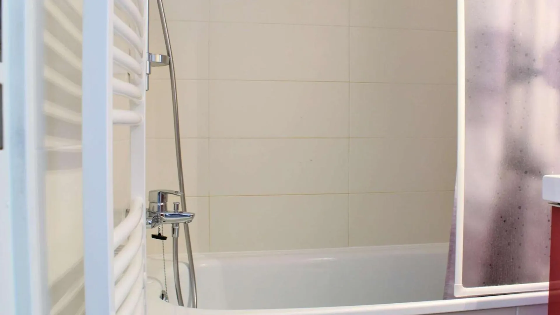 Lägenhet Studio 4 Pers. Avec Balcon Sud, Calme, Parking Gratuit - Risoul 1850 - Fr-1-330-567
