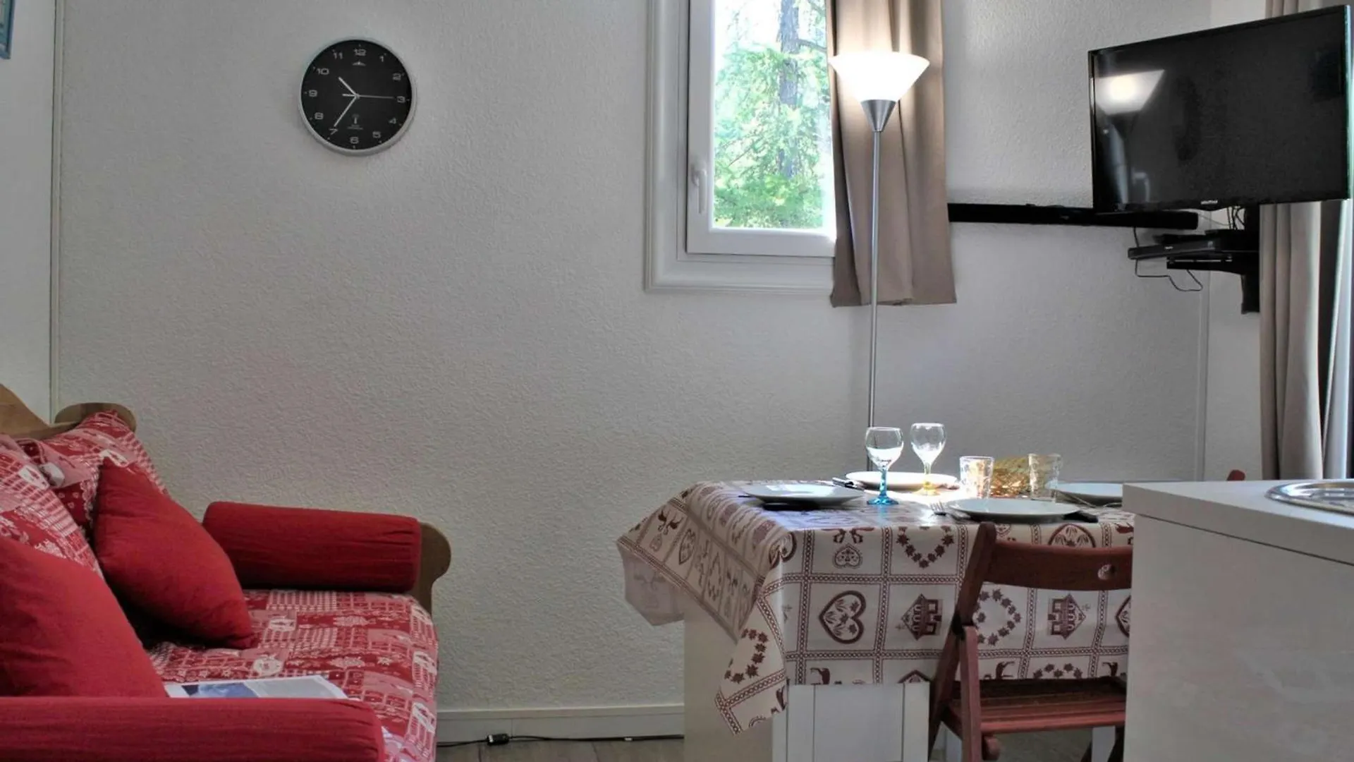 Lägenhet Studio 4 Pers. Avec Balcon Sud, Calme, Parking Gratuit - Risoul 1850 - Fr-1-330-567